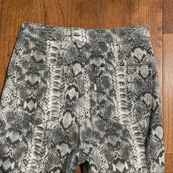 We The Free “Just Float On” Snake Print High Rise Flare Jeans - Picture 5 of 7